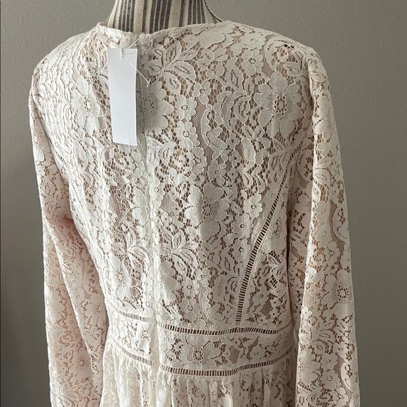 Urban Modesty Women's Zahraa Lace Maxi Dress - Picture 9 of 9